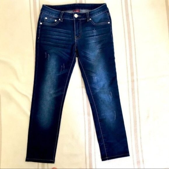 Ling Collection Women's Dark Wash Stretchy Jeans Size 5/6‎ Casual Juniors - Picture 1 of 8